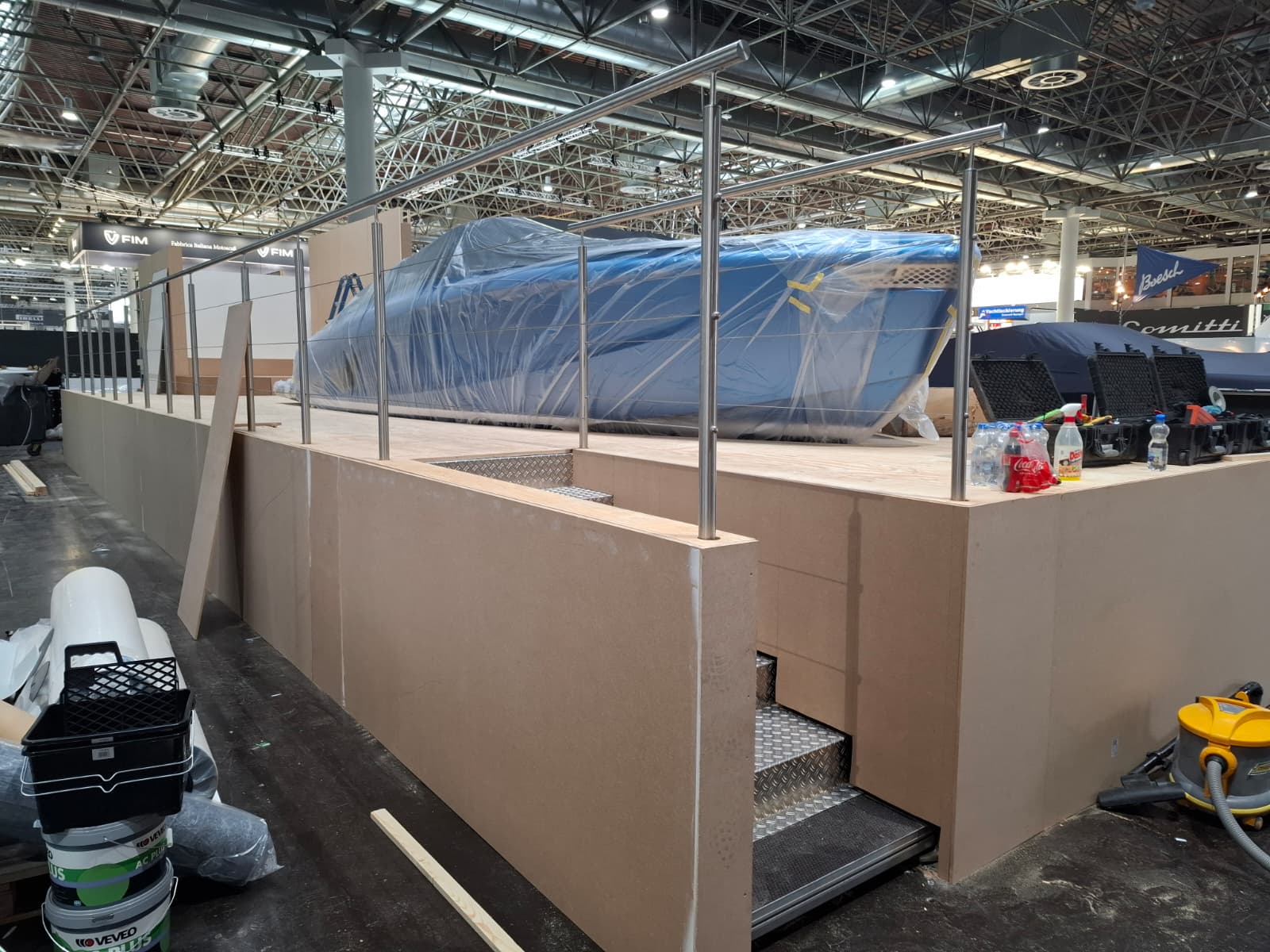 Layher basis bekleed met hout, klaar voor afwerking